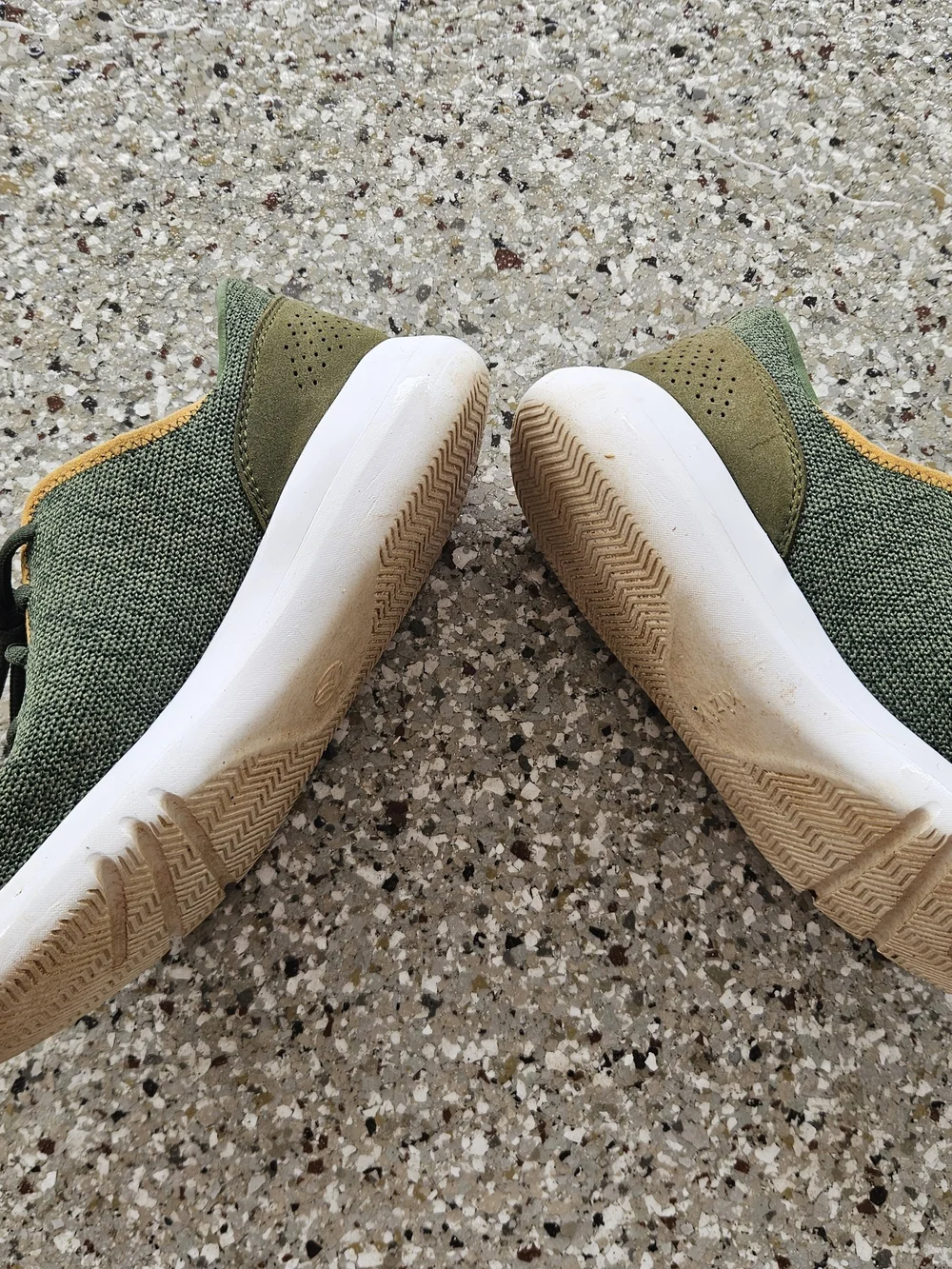 Kizik Men’s Olive Green Knit Lace-Up Sneakers with Tan Accent